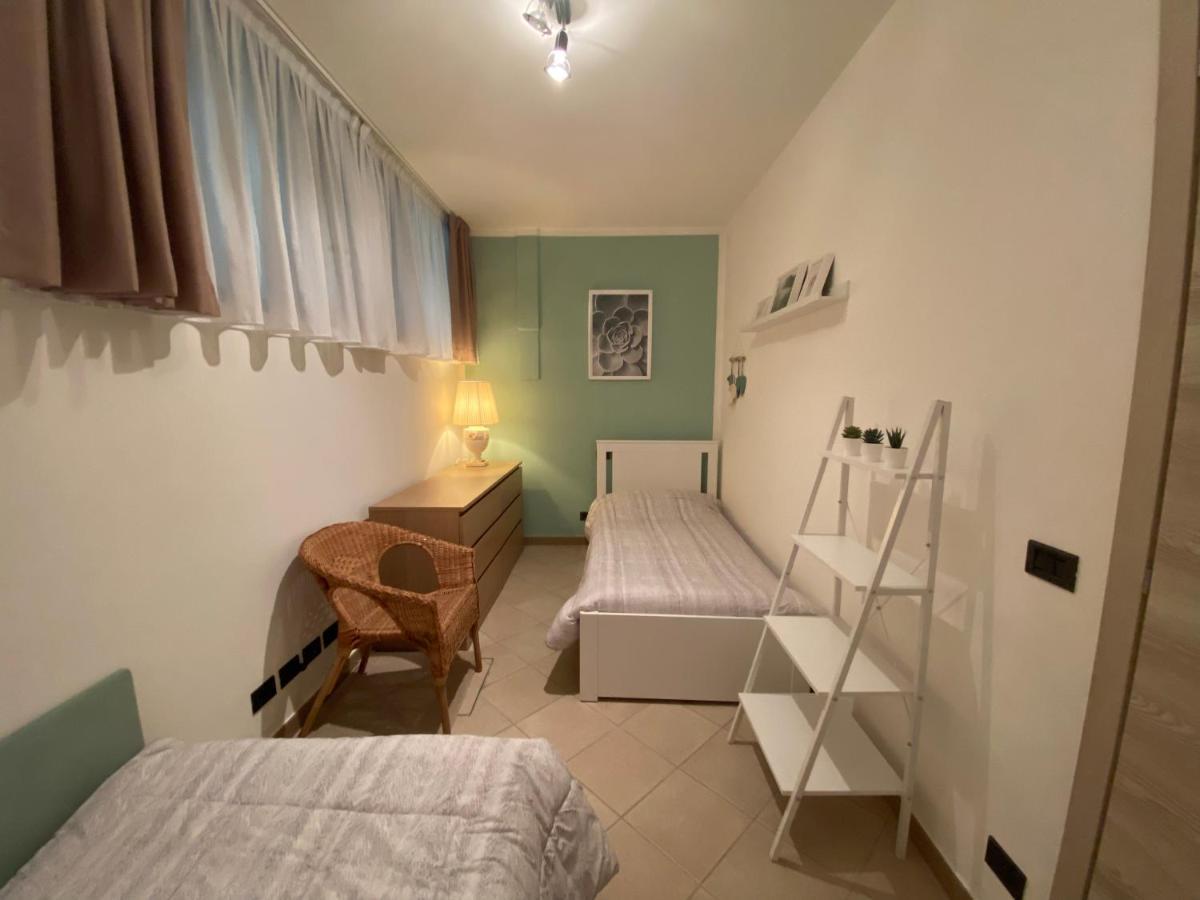 Flowers & Garden Apartment Con Vista Lago 马内尔巴 外观 照片