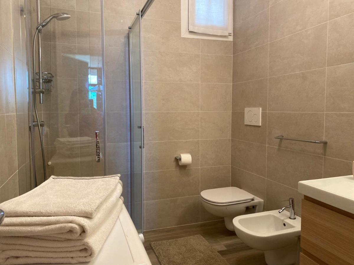 Flowers & Garden Apartment Con Vista Lago 马内尔巴 外观 照片